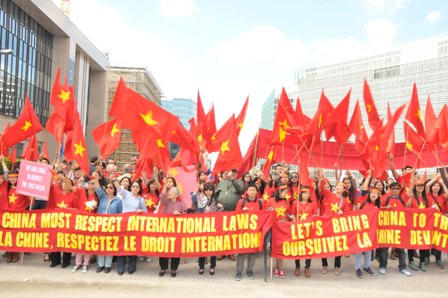 ປະຊາຄົມຊາວຫວຽດນາມ ອາໄສຢູ່ ແບນຊິກ ໂຮມຊຸມນຸນເພື່ອຄັດຄ້ານຈີນ